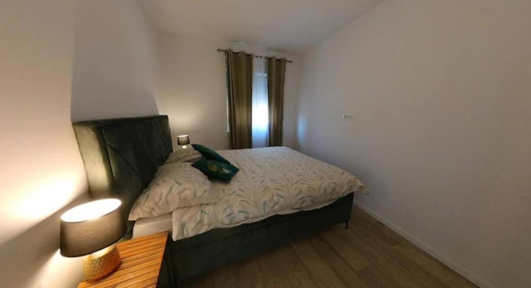 New Apartman P & B Apartment Trogir Bagian luar foto